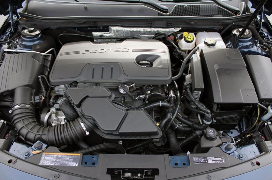  Buick Regal CXL 2011 года  (фото 34 из 47)